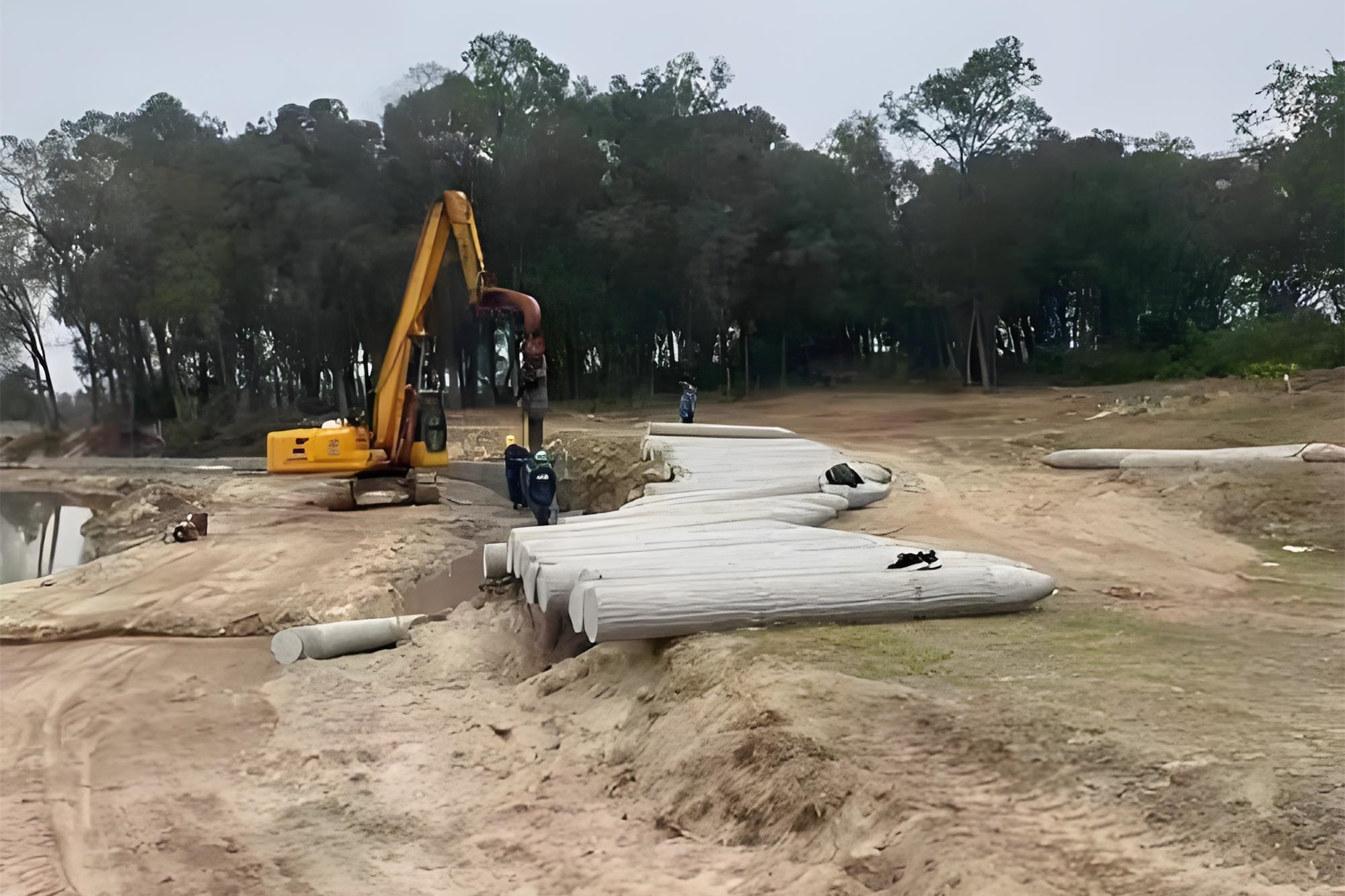 水泥仿木樁廠家泓樺錦嘉-水泥仿木樁價(jià)格是按根還是按立方計(jì)算？
