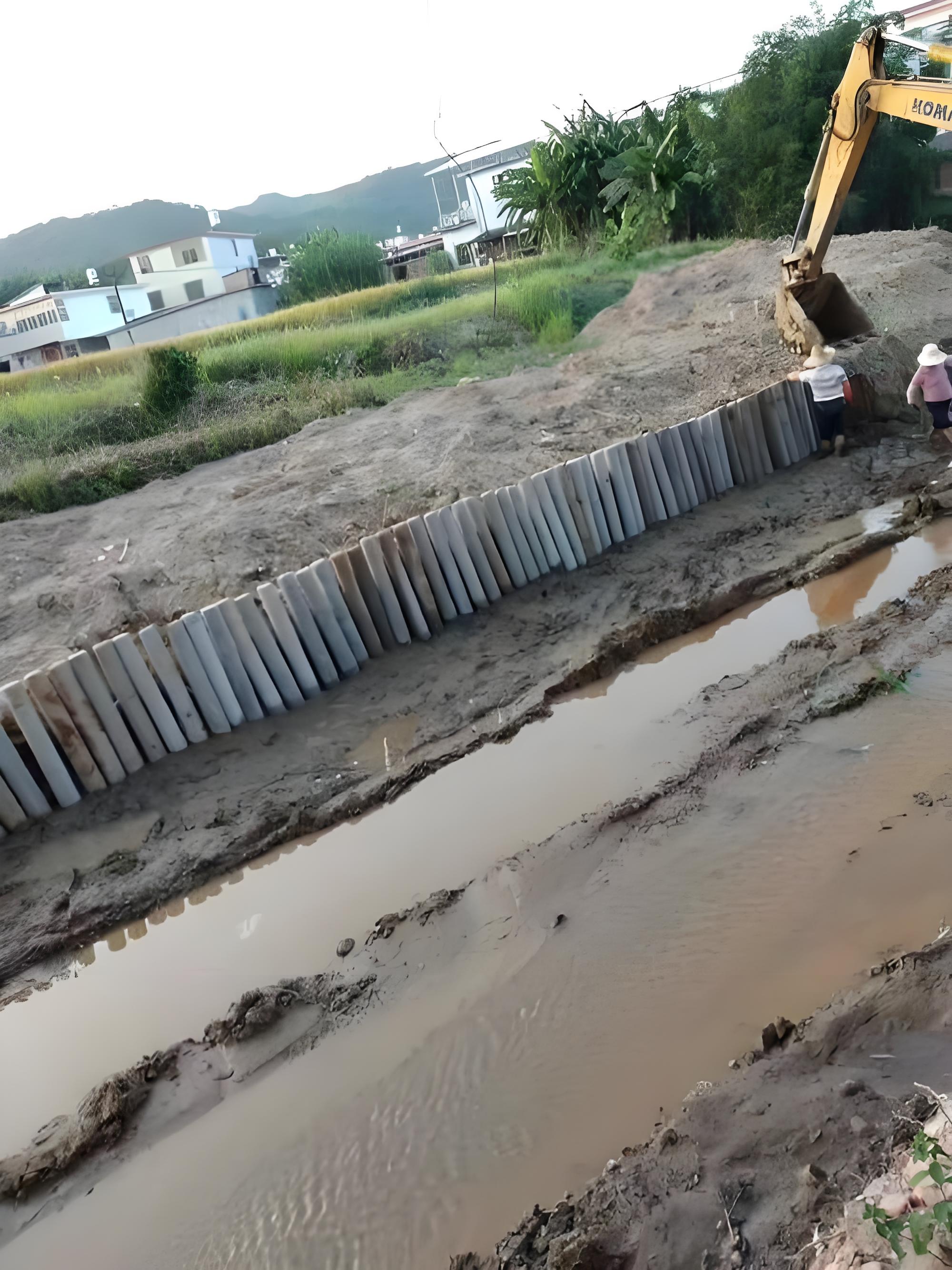 水泥仿木樁廠家泓樺錦嘉 - 4 米水泥圓樁多少錢(qián)一米？?